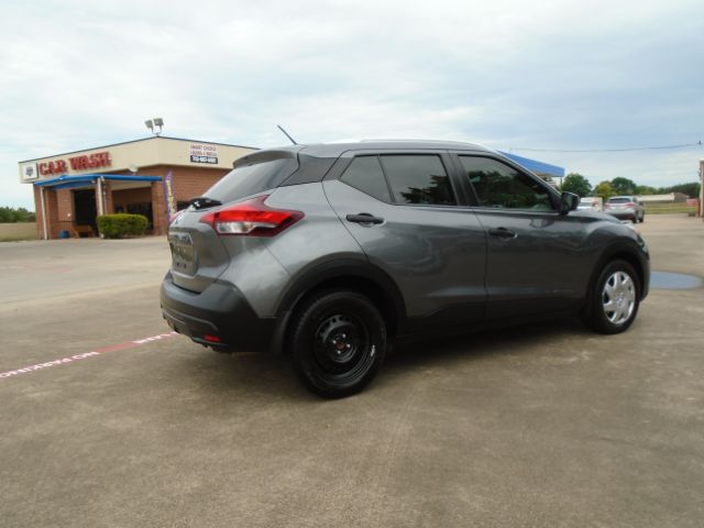 Photo 5 of 2018 Nissan Kicks for sale in Houston, TX