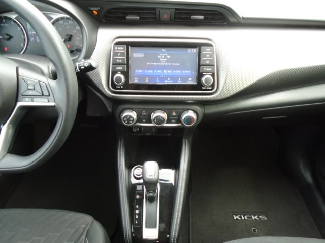 Photo 18 of 2018 Nissan Kicks for sale in Houston, TX