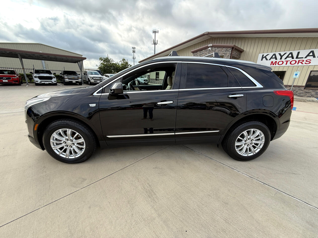 Photo 3 of 2017 Cadillac Xt5 Base for sale in Houston, TX