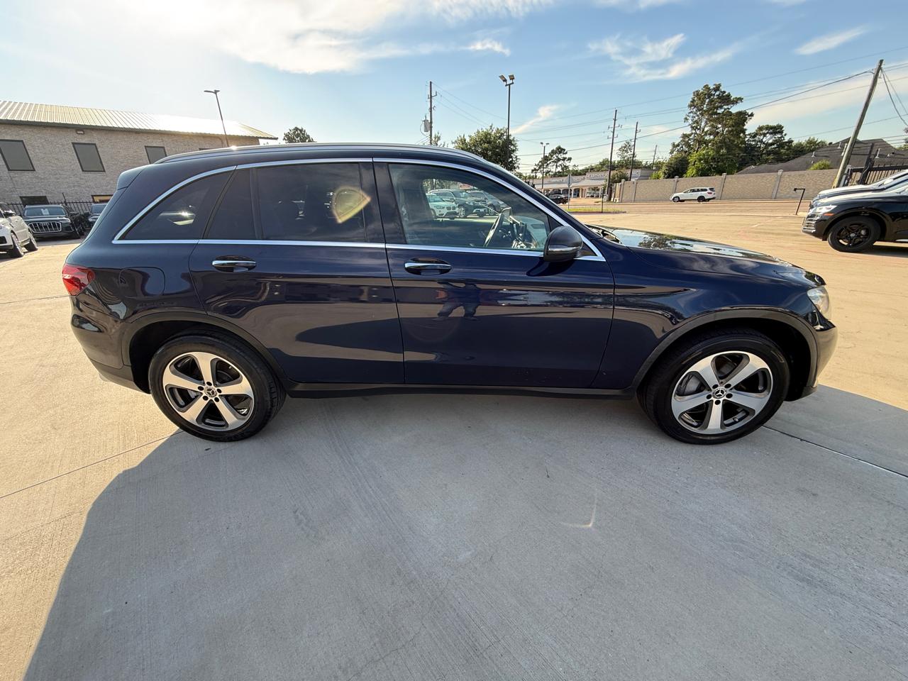 Photo 16 of 2018 Mercedes-Benz Glc-Class Glc300 for sale in Houston, TX