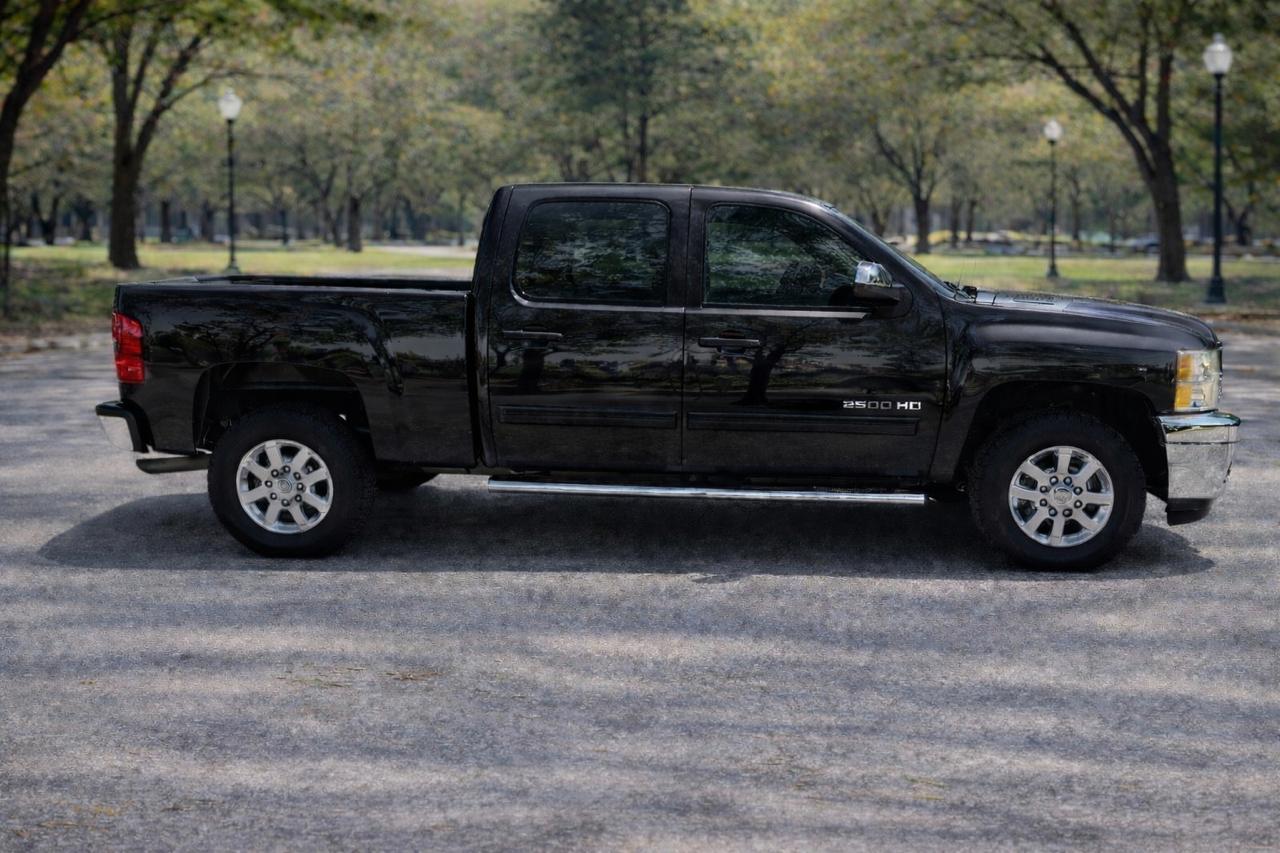 Photo 3 of 2011 Chevrolet Silverado LT for sale in Houston, TX