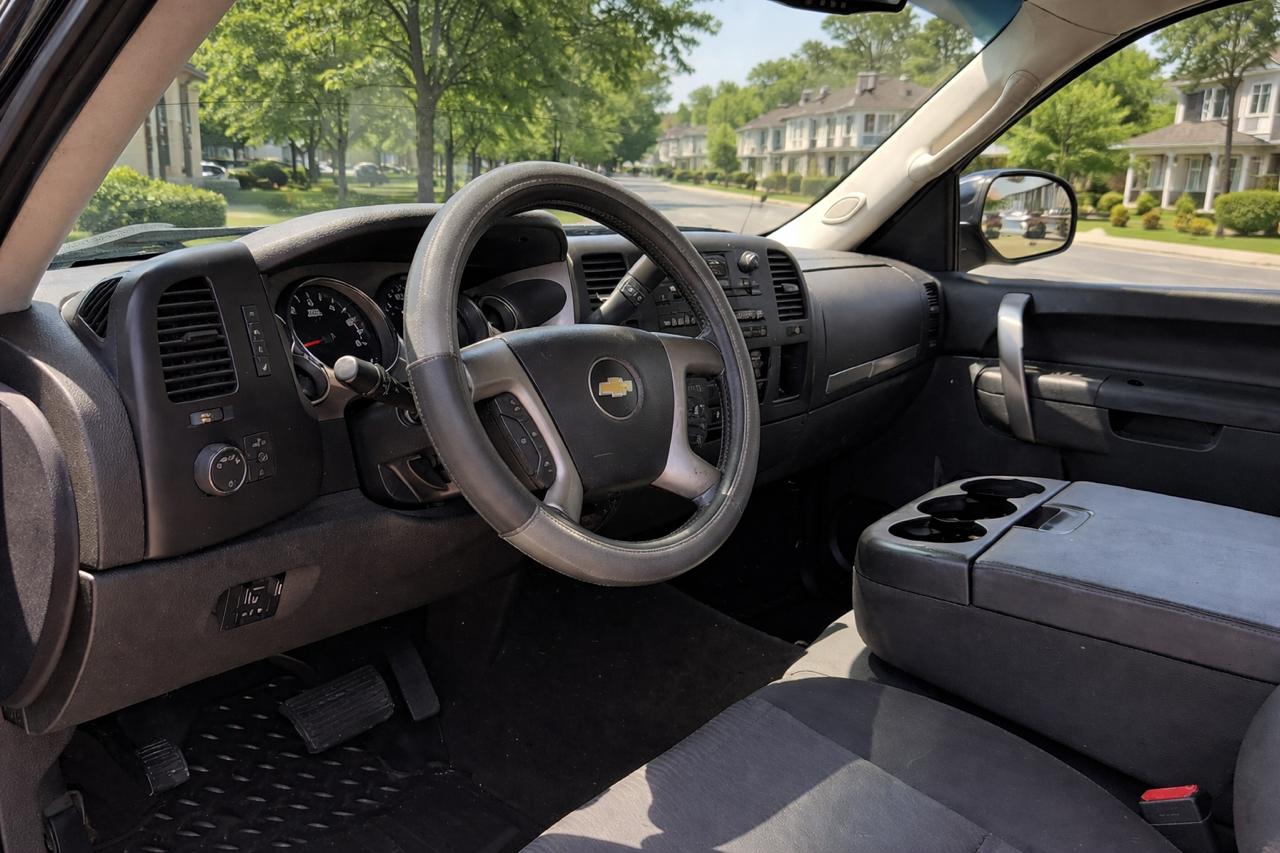 Photo 6 of 2011 Chevrolet Silverado LT for sale in Houston, TX