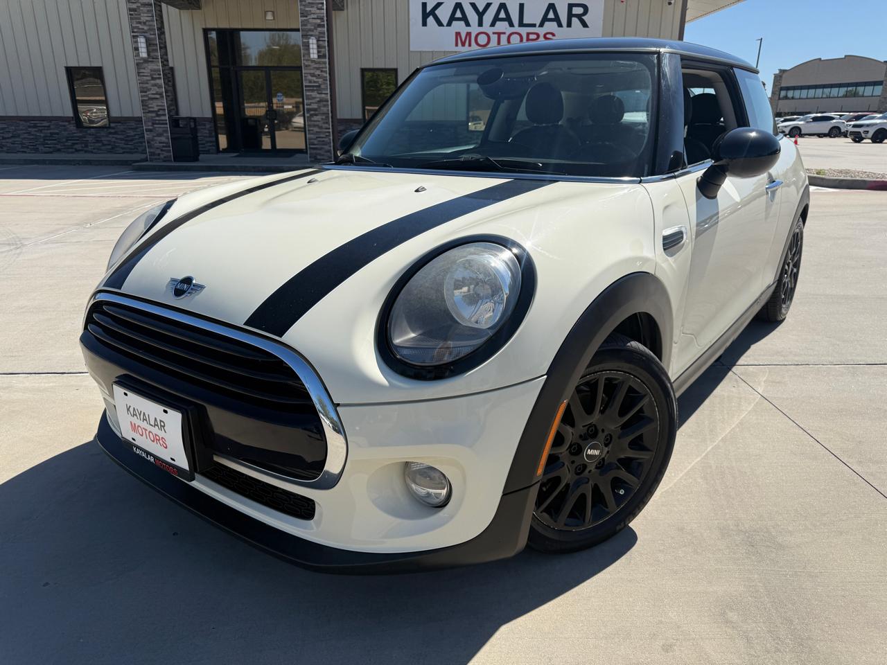 Photo 2 of 2019 MINI Hardtop Cooper for sale in Houston, TX