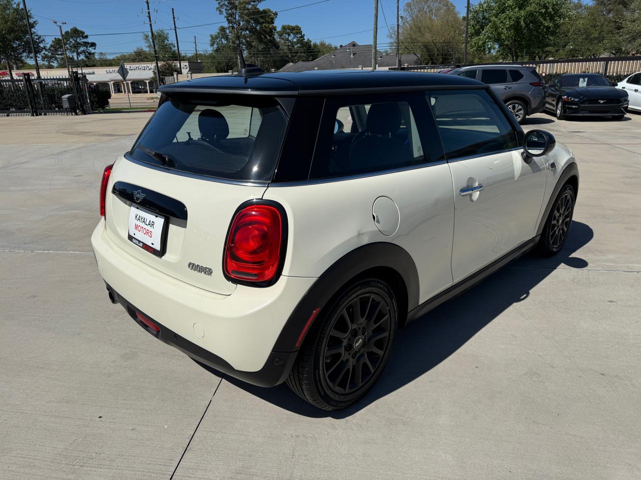 Photo 6 of 2019 MINI Hardtop Cooper for sale in Houston, TX