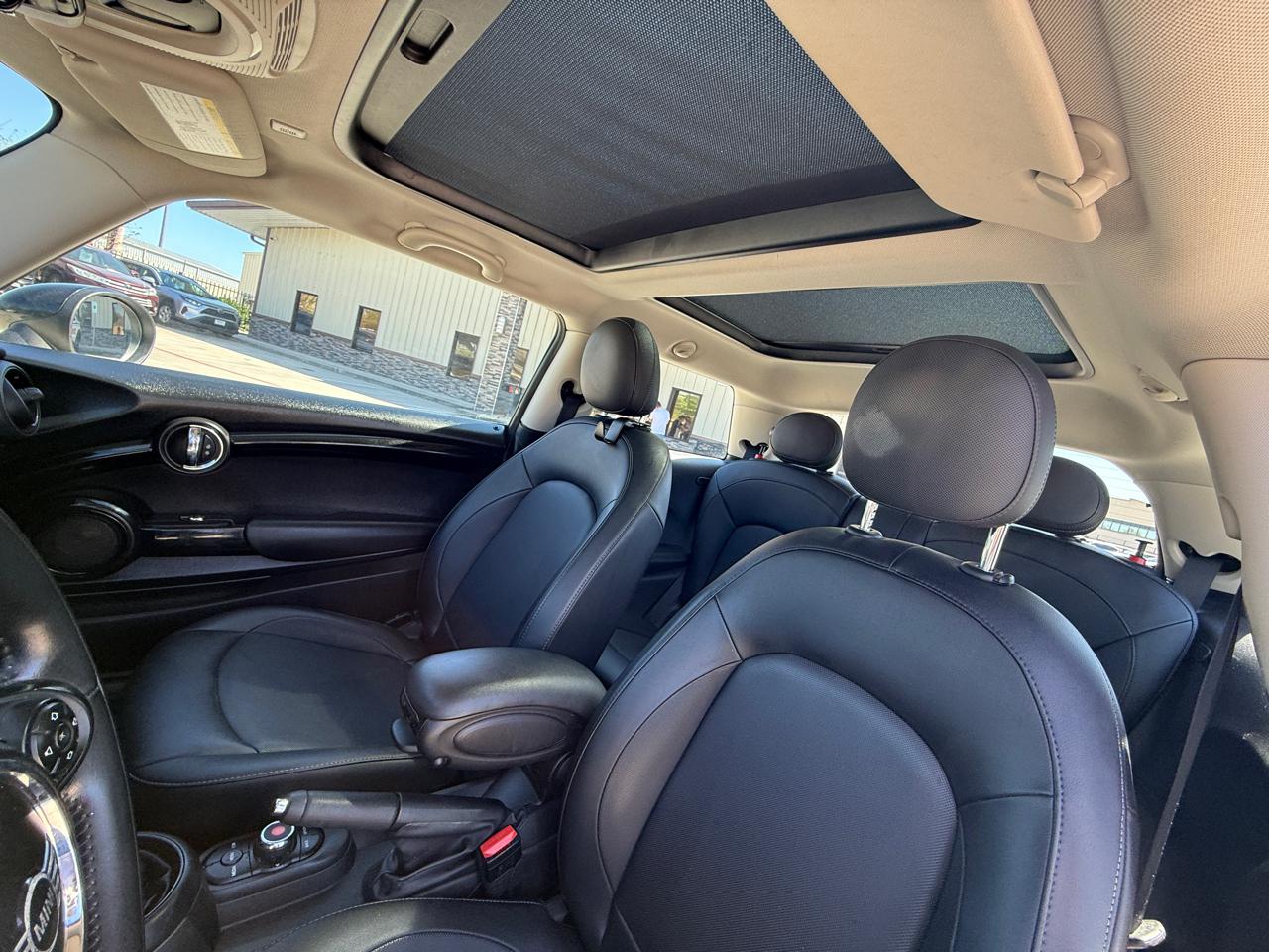 Photo 10 of 2019 MINI Hardtop Cooper for sale in Houston, TX