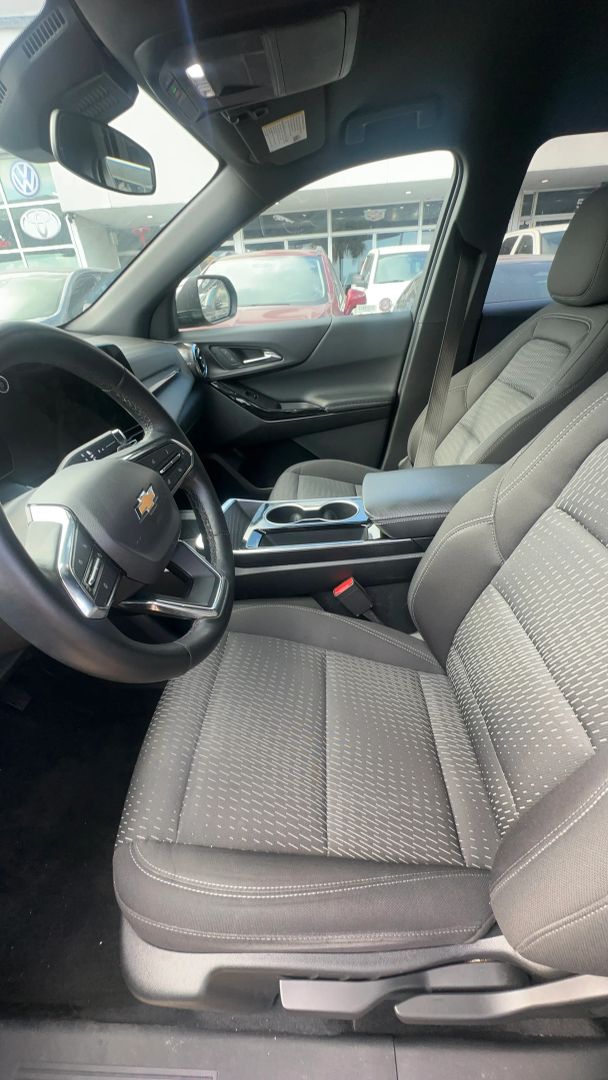 Photo 17 of 2025 Chevrolet Equinox LT Sport Utility 4D for sale in Houston, TX