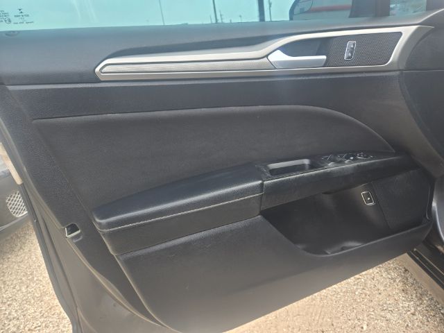 Photo 11 of 2018 Ford Fusion SE for sale in Houston, TX