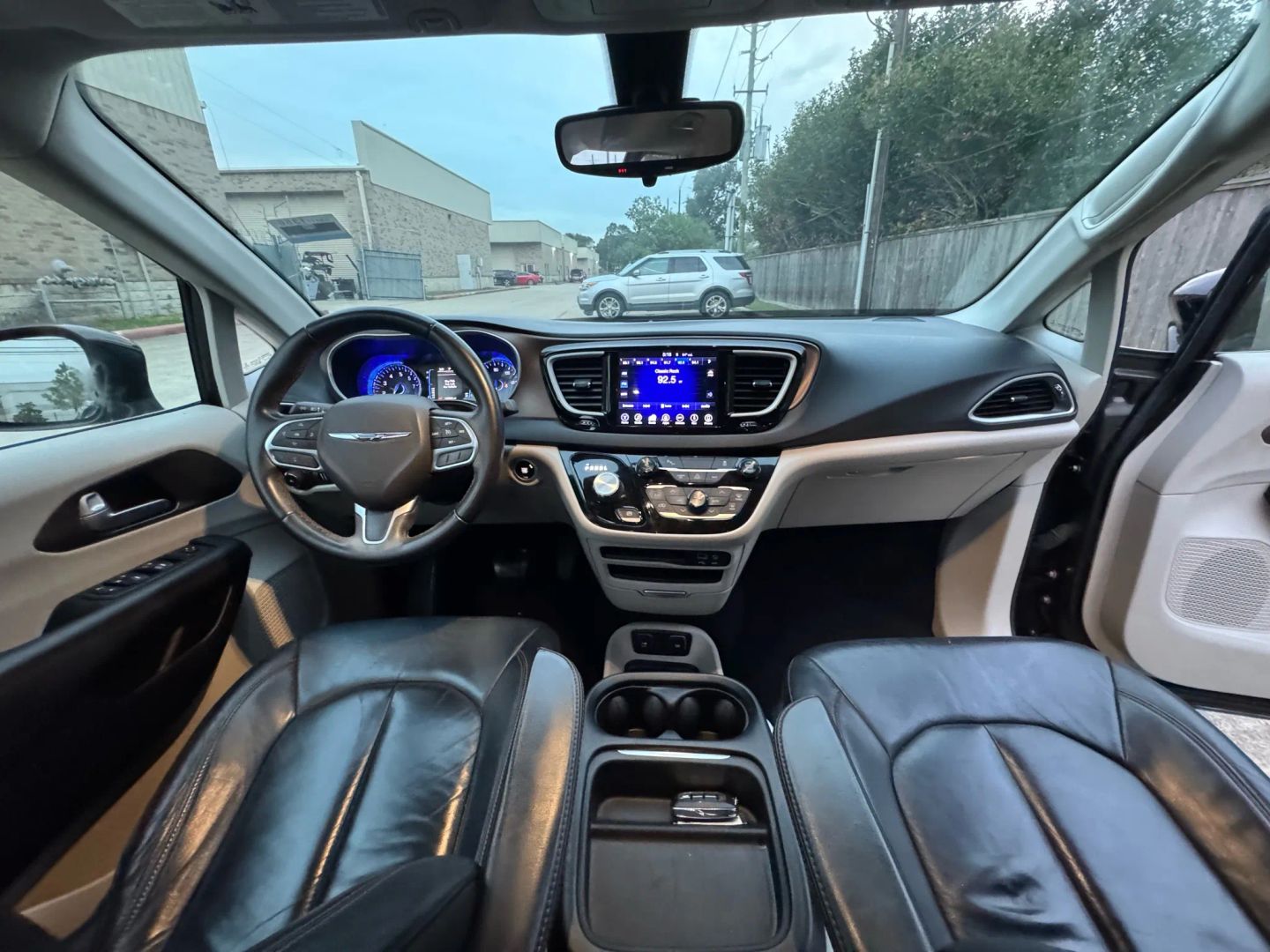 Photo 27 of 2017 Chrysler Pacifica Touring for sale in Katy, TX