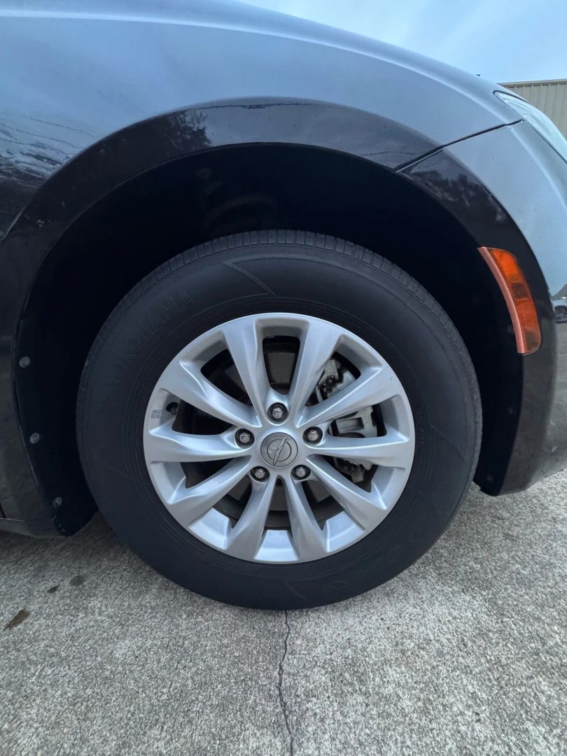 Photo 33 of 2017 Chrysler Pacifica Touring for sale in Katy, TX