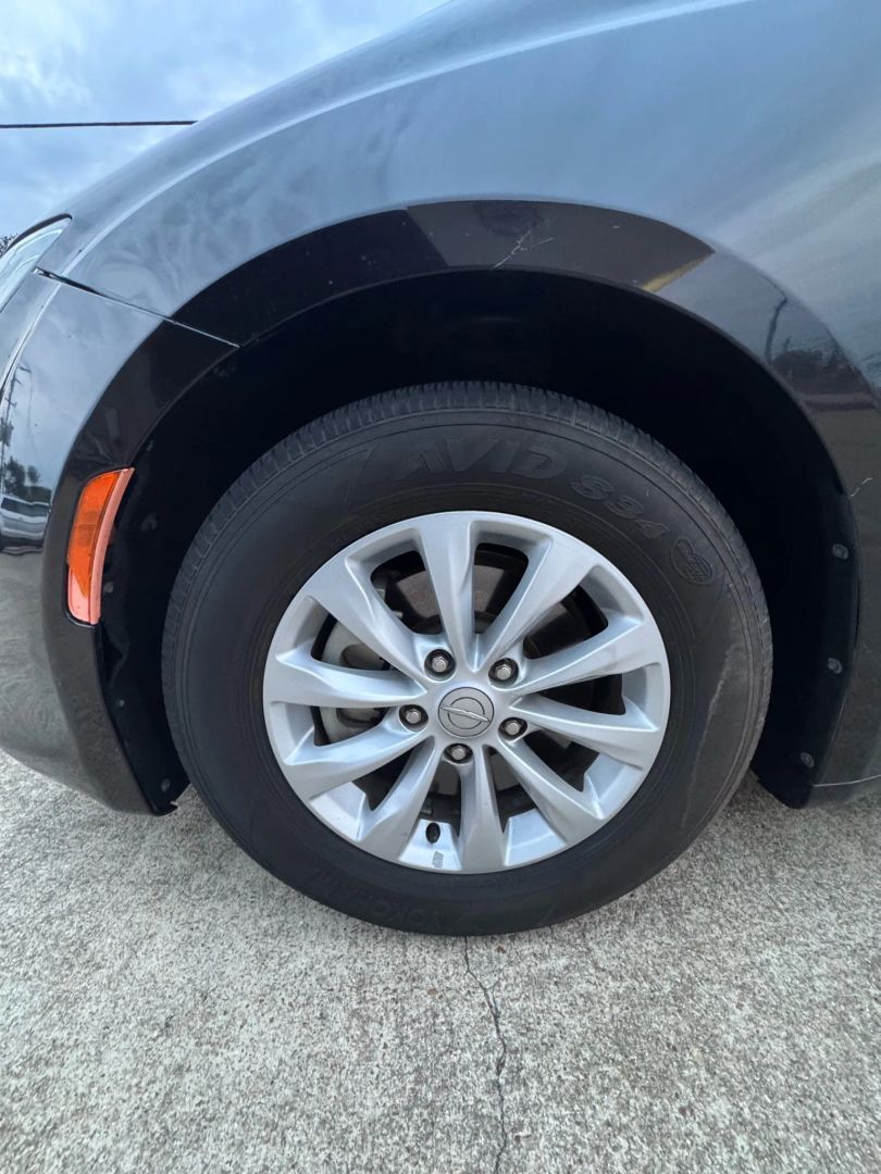 Photo 35 of 2017 Chrysler Pacifica Touring for sale in Katy, TX