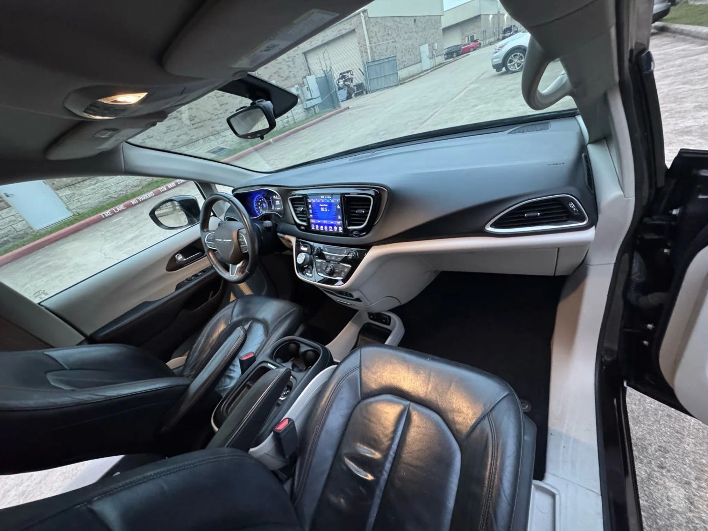 Photo 26 of 2017 Chrysler Pacifica Touring for sale in Katy, TX