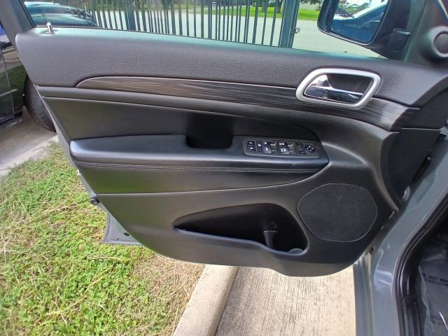 Photo 8 of 2018 GMC Sierra for sale in Cypress, TX