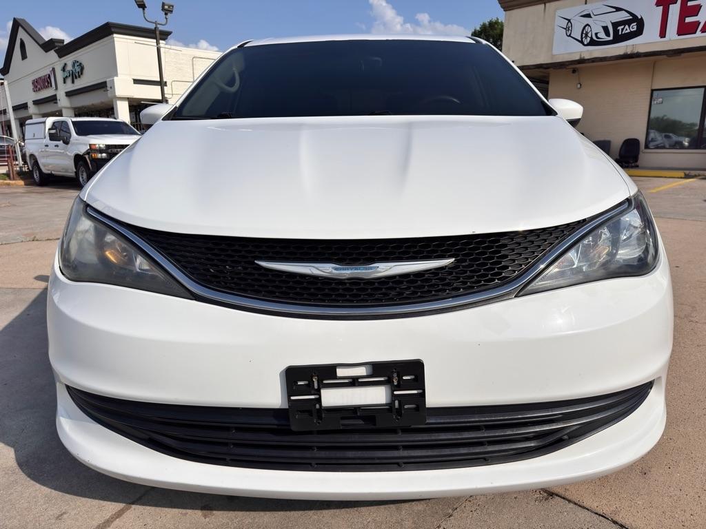 Photo 7 of 2017 Chrysler Pacifica LX for sale in Spring, TX