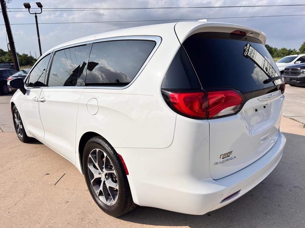 Photo 17 of 2017 Chrysler Pacifica LX for sale in Spring, TX