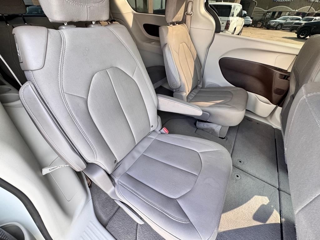 Photo 35 of 2017 Chrysler Pacifica LX for sale in Spring, TX