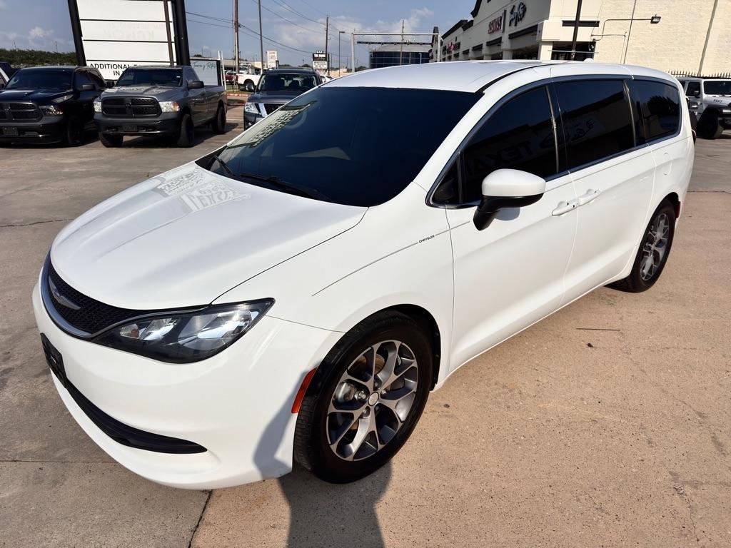 Photo 14 of 2017 Chrysler Pacifica LX for sale in Spring, TX