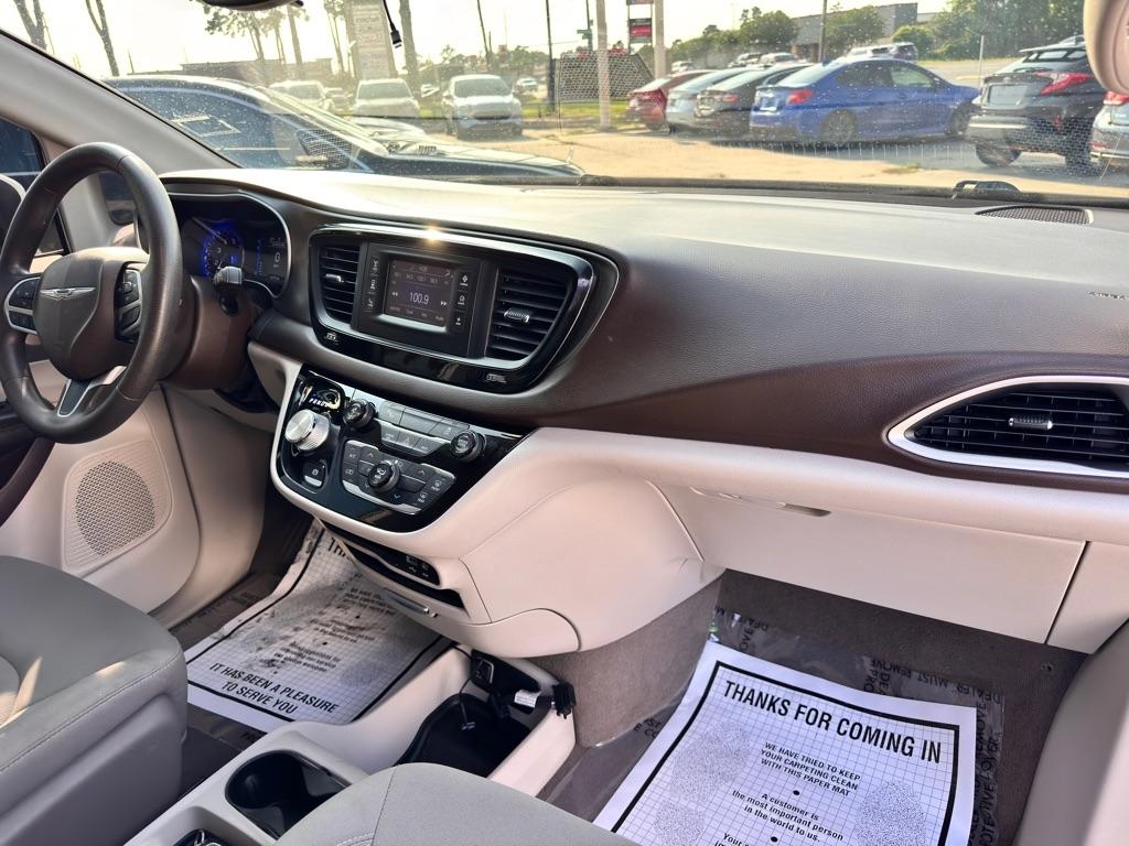 Photo 42 of 2017 Chrysler Pacifica LX for sale in Spring, TX