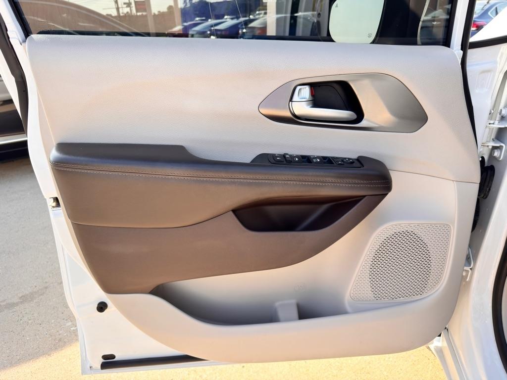 Photo 50 of 2017 Chrysler Pacifica LX for sale in Spring, TX