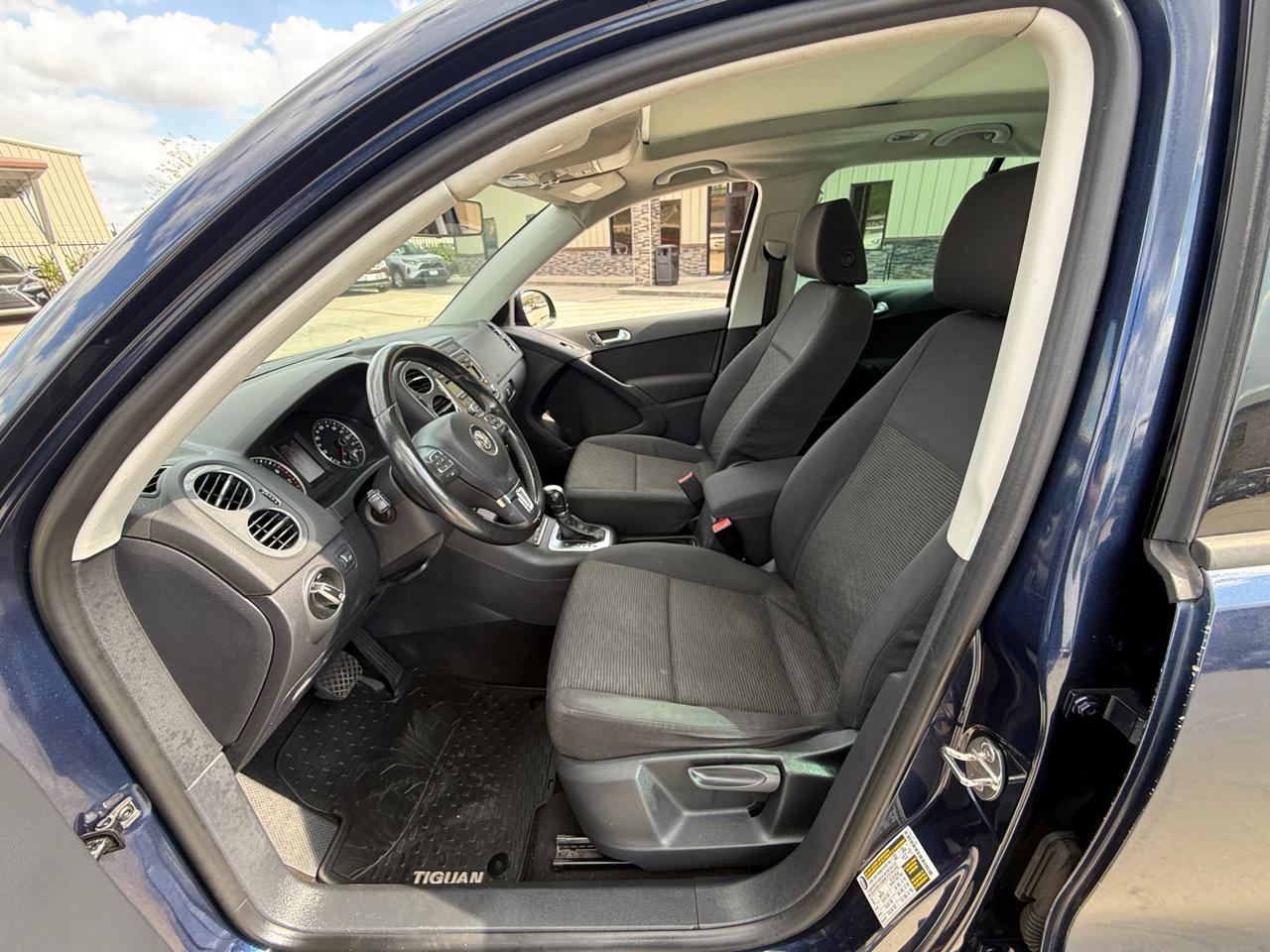 Photo 16 of 2013 Volkswagen Tiguan S for sale in Houston, TX