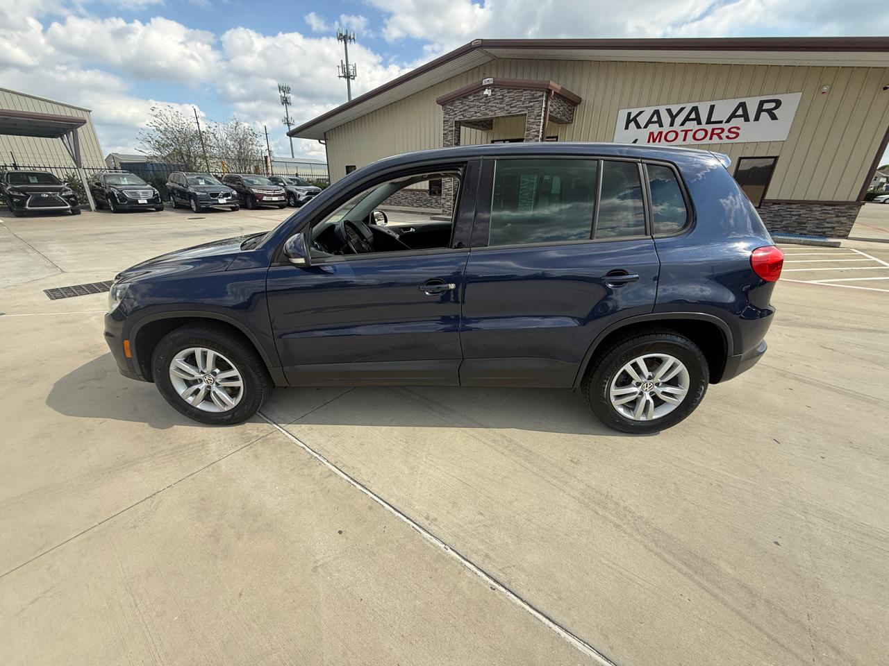 Photo 5 of 2013 Volkswagen Tiguan S for sale in Houston, TX