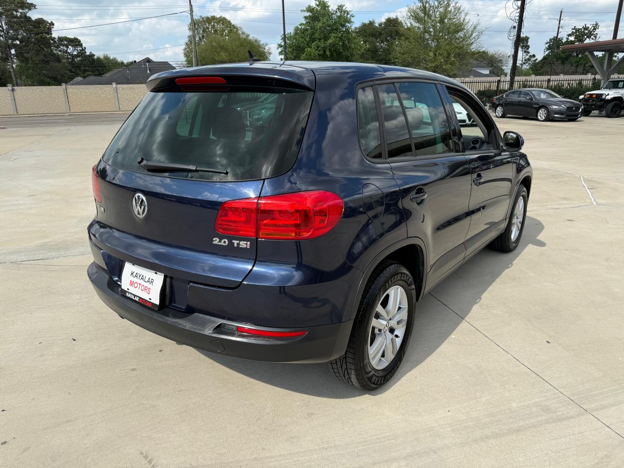 Photo 11 of 2013 Volkswagen Tiguan S for sale in Houston, TX