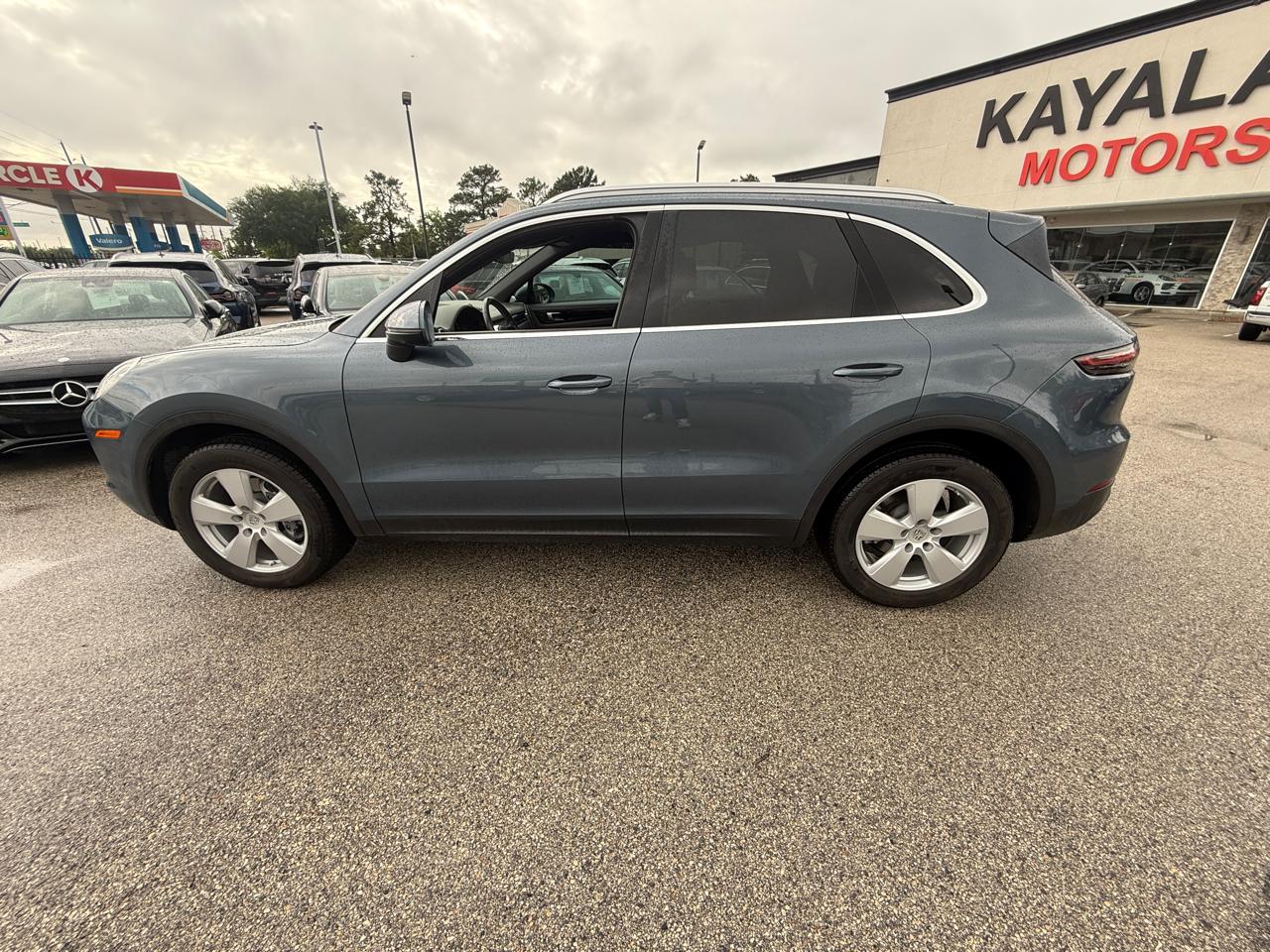 Photo 6 of 2019 Porsche Cayenne Type for sale in Houston, TX