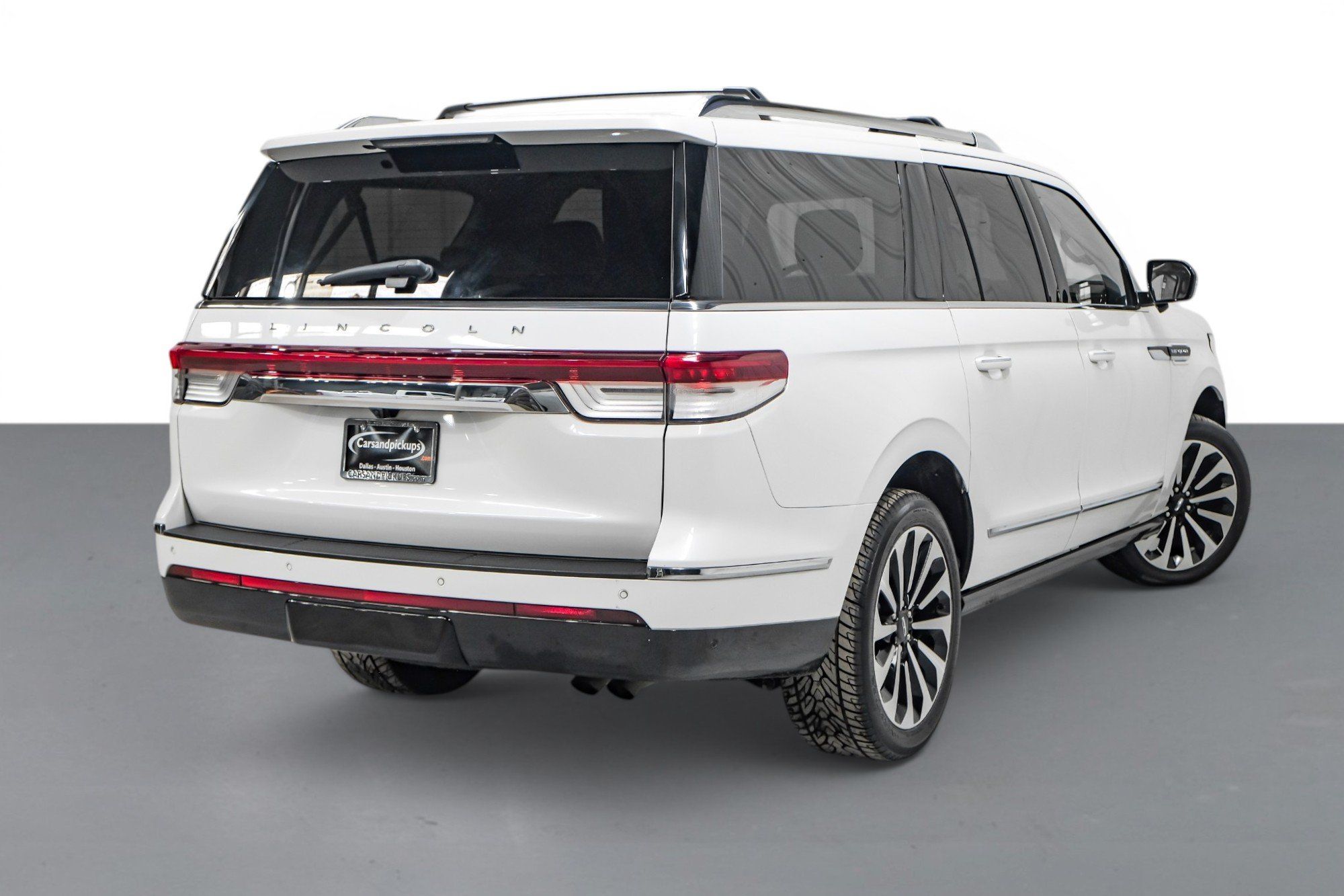 Photo 11 of 2022 Lincoln Navigator L Reserve for sale in Katy, TX