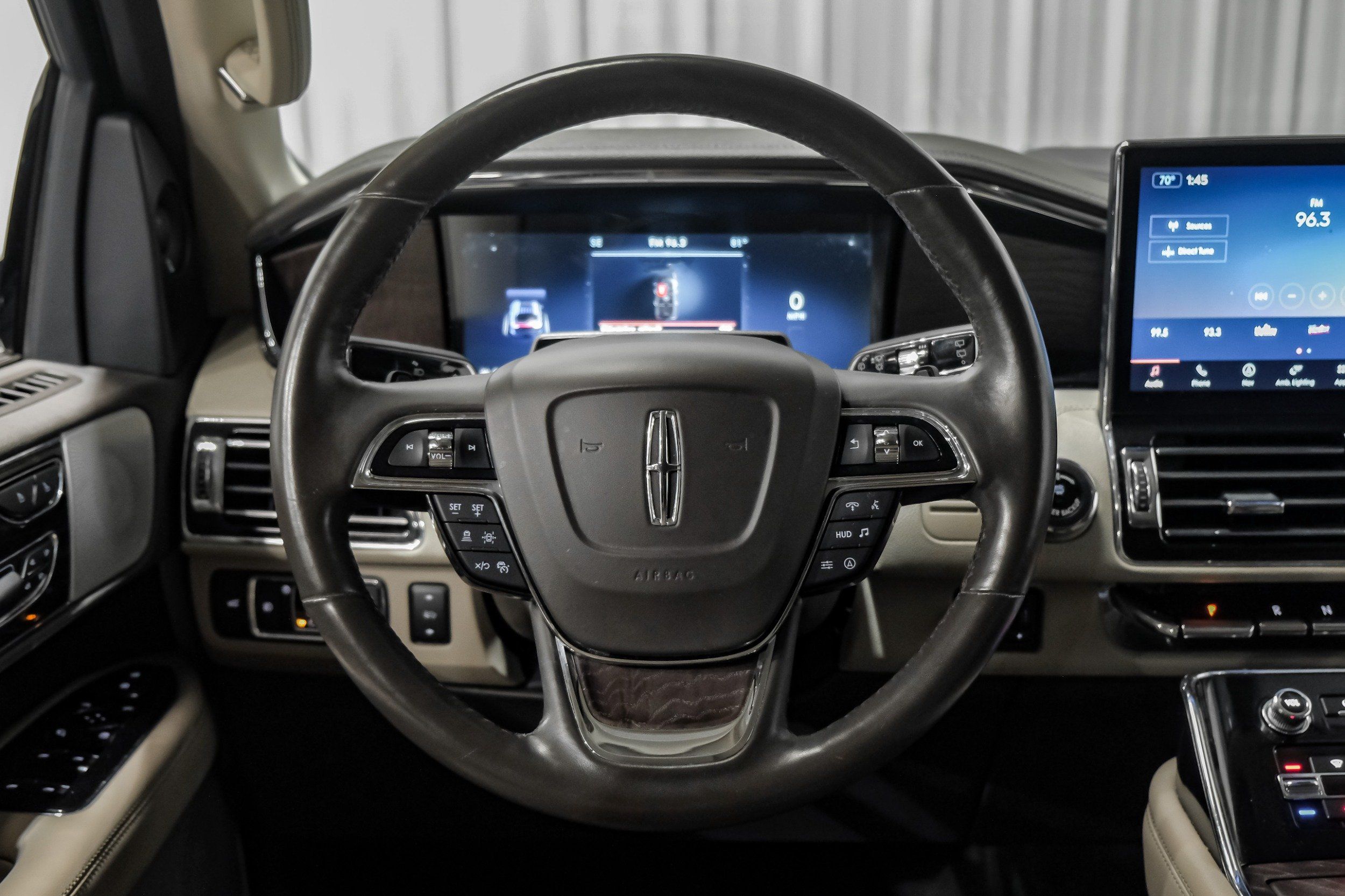 Photo 29 of 2022 Lincoln Navigator L Reserve for sale in Katy, TX