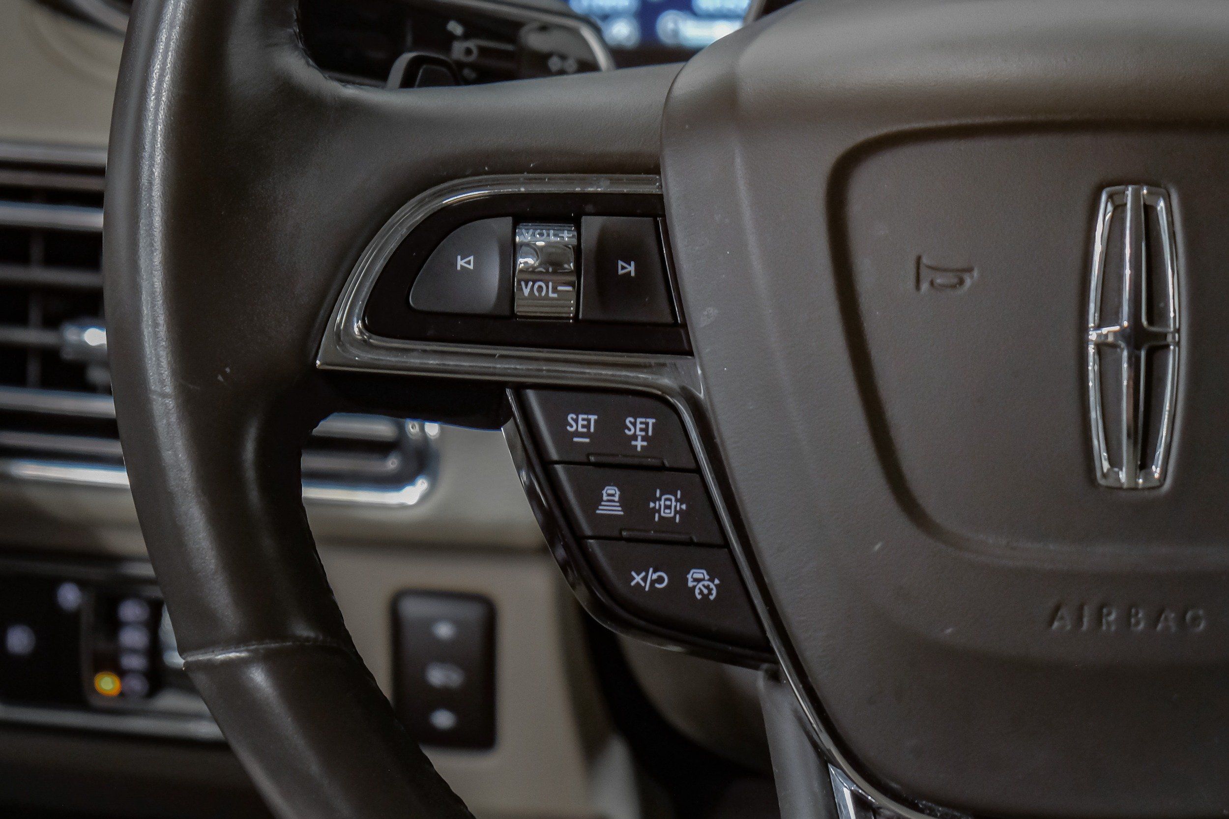 Photo 31 of 2022 Lincoln Navigator L Reserve for sale in Katy, TX