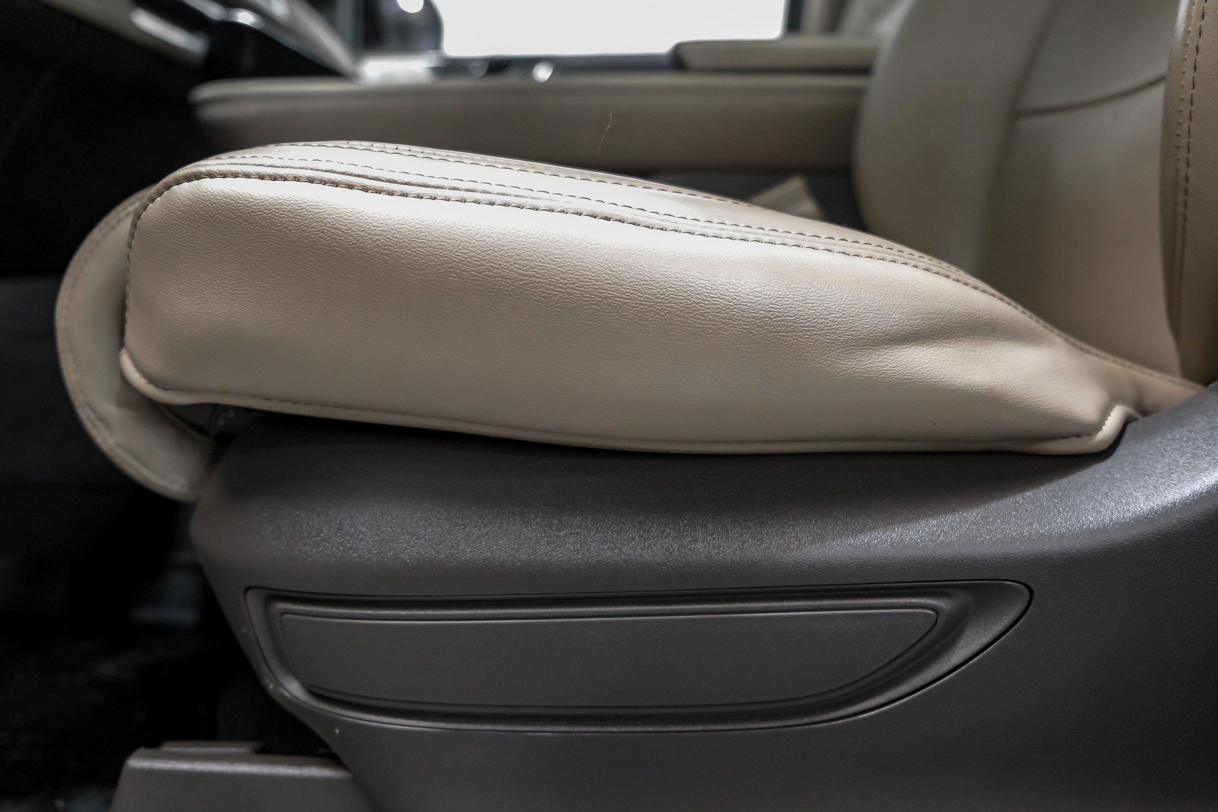 Photo 59 of 2022 Lincoln Navigator L Reserve for sale in Katy, TX