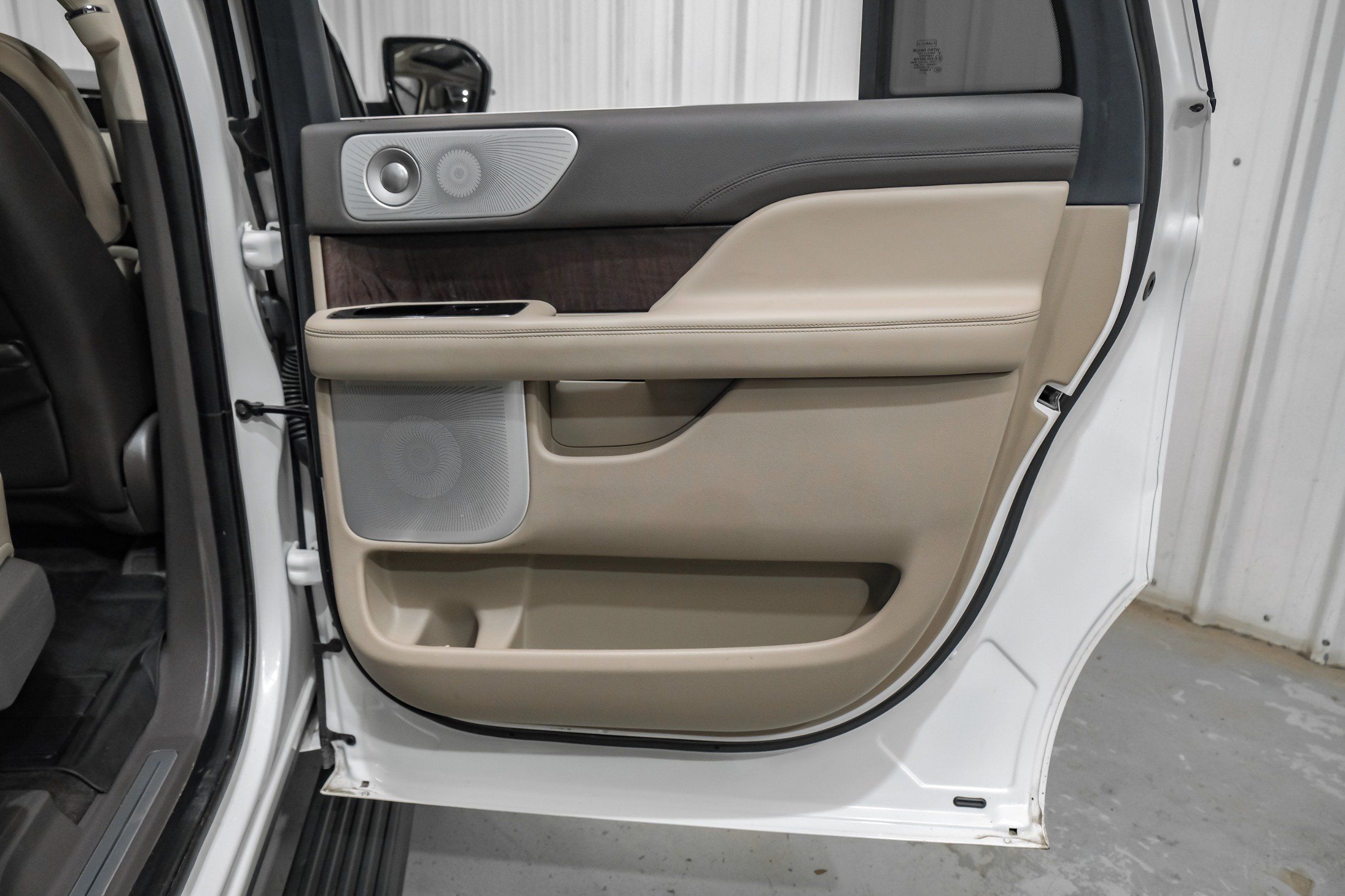 Photo 97 of 2022 Lincoln Navigator L Reserve for sale in Katy, TX