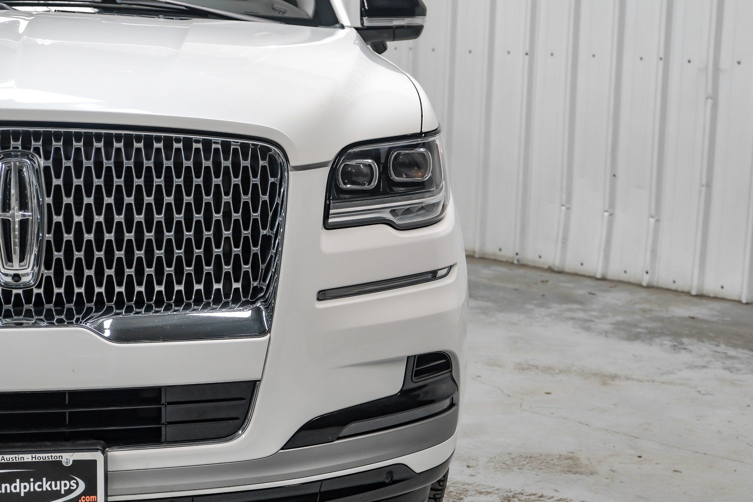 Photo 101 of 2022 Lincoln Navigator L Reserve for sale in Katy, TX