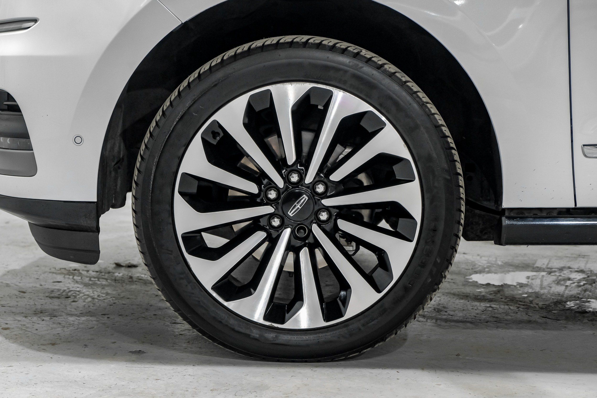 Photo 131 of 2022 Lincoln Navigator L Reserve for sale in Katy, TX
