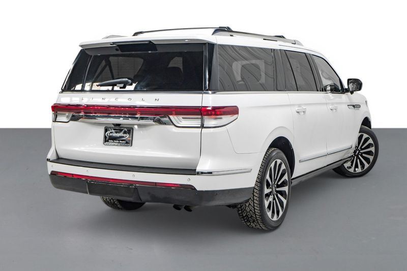 Photo 12 of 2022 Lincoln Navigator L Reserve for sale in Katy, TX