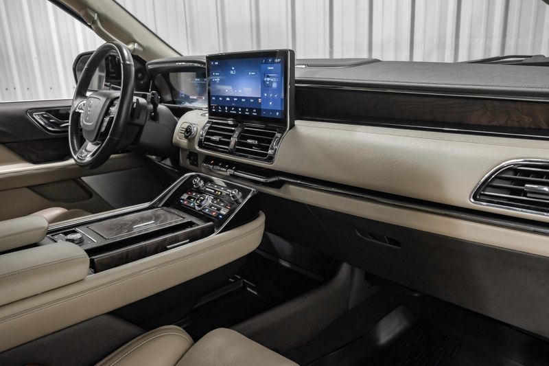 Photo 24 of 2022 Lincoln Navigator L Reserve for sale in Katy, TX