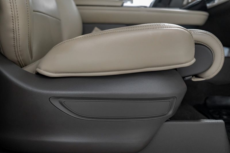 Photo 64 of 2022 Lincoln Navigator L Reserve for sale in Katy, TX