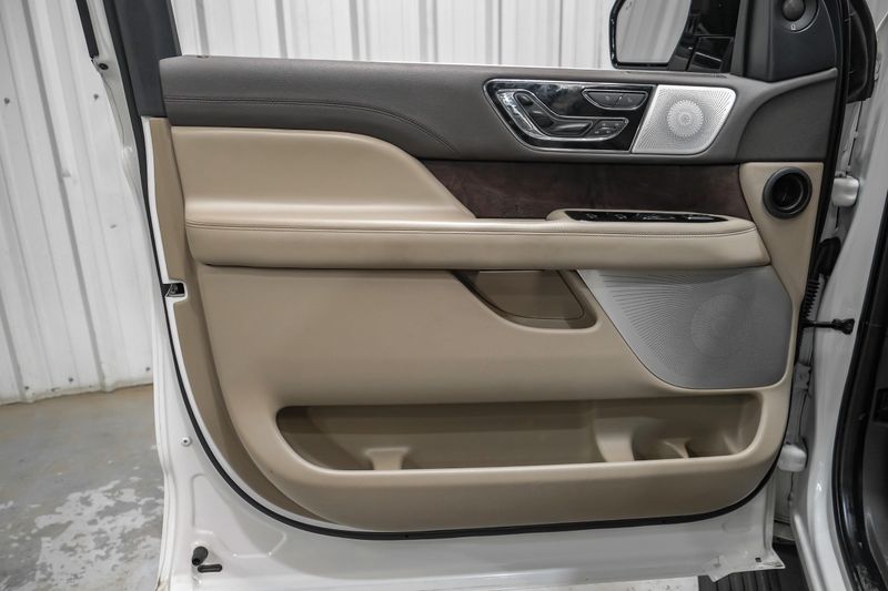Photo 88 of 2022 Lincoln Navigator L Reserve for sale in Katy, TX
