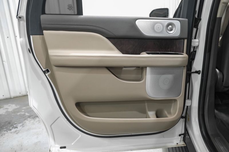Photo 96 of 2022 Lincoln Navigator L Reserve for sale in Katy, TX