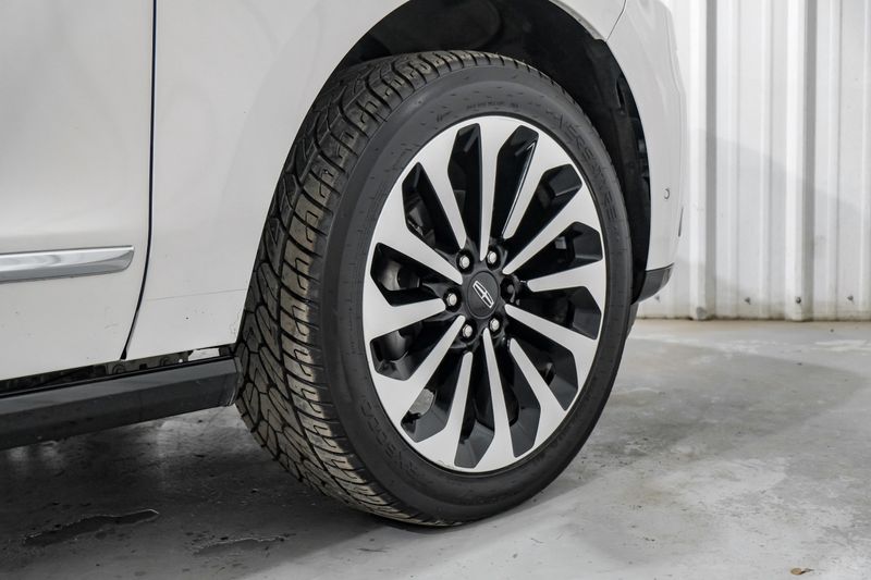 Photo 130 of 2022 Lincoln Navigator L Reserve for sale in Katy, TX