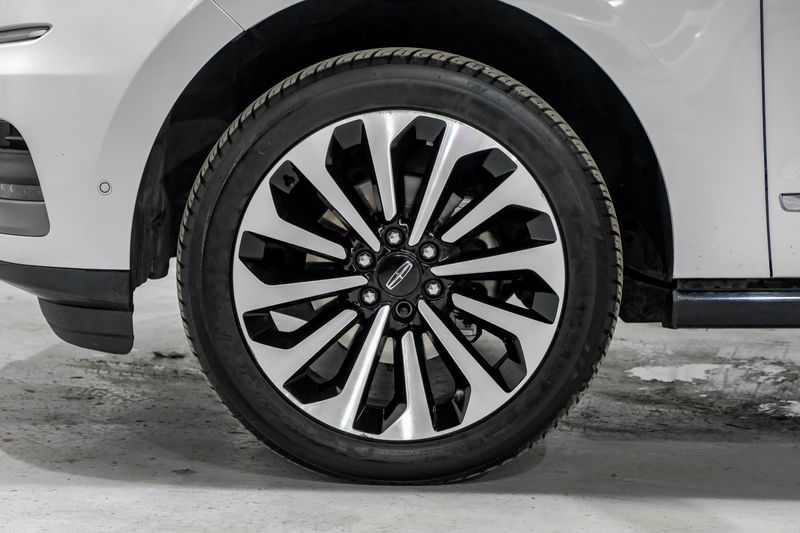 Photo 132 of 2022 Lincoln Navigator L Reserve for sale in Katy, TX