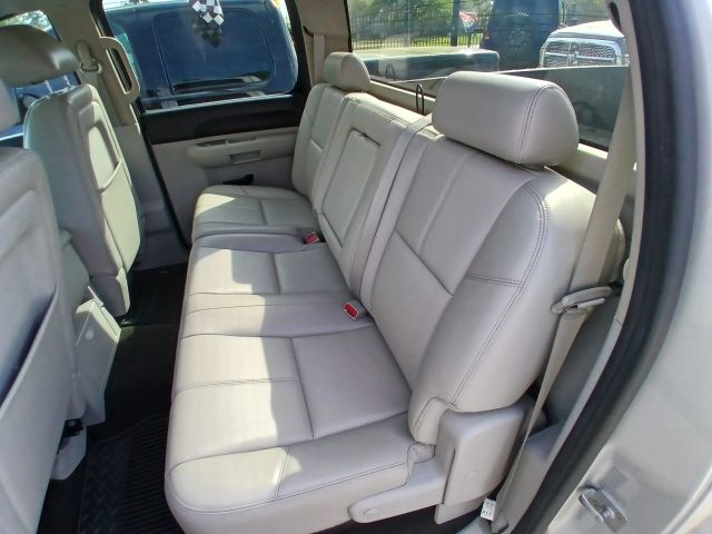 Photo 4 of 2011 Chevrolet Silverado for sale in Cypress, TX