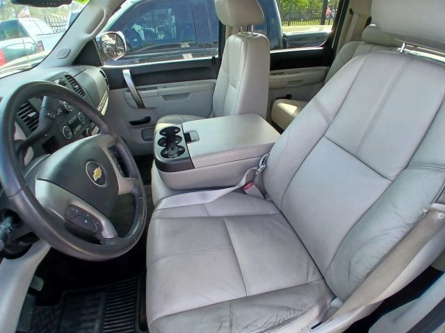 Photo 6 of 2011 Chevrolet Silverado for sale in Cypress, TX