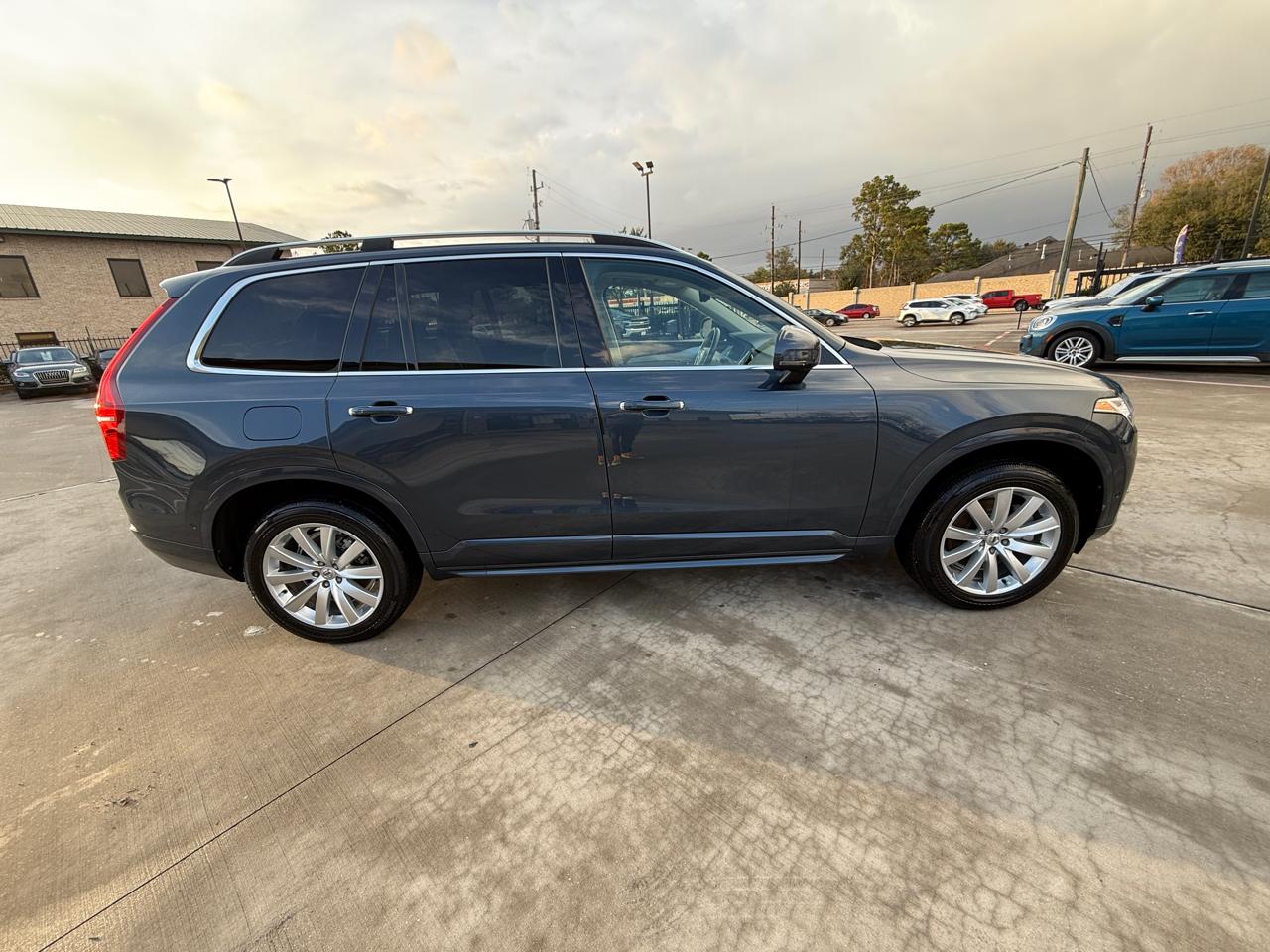 Photo 7 of 2018 Volvo Xc90 Momentum for sale in Houston, TX