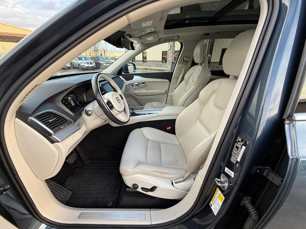 Photo 9 of 2018 Volvo Xc90 Momentum for sale in Houston, TX
