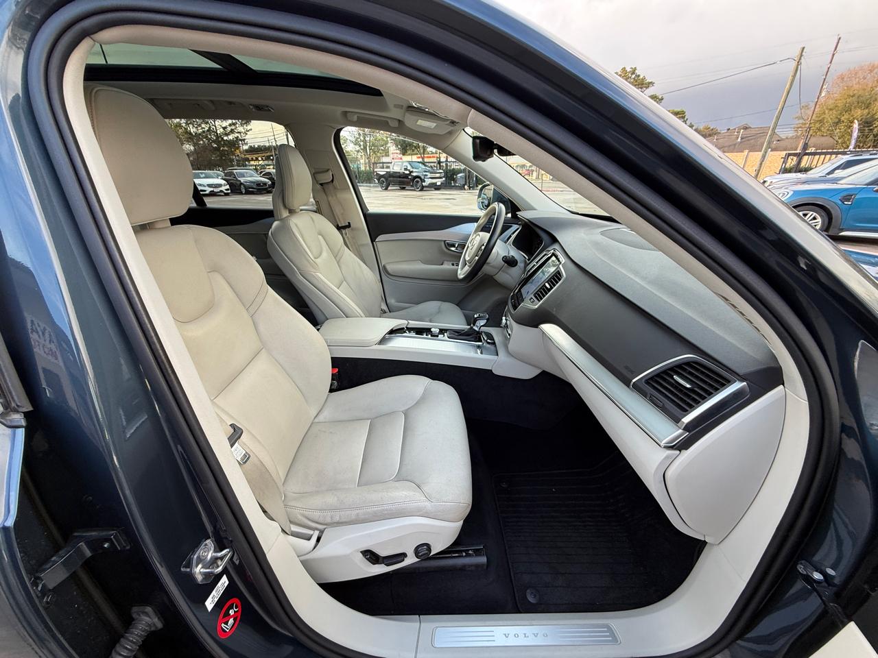 Photo 19 of 2018 Volvo Xc90 Momentum for sale in Houston, TX