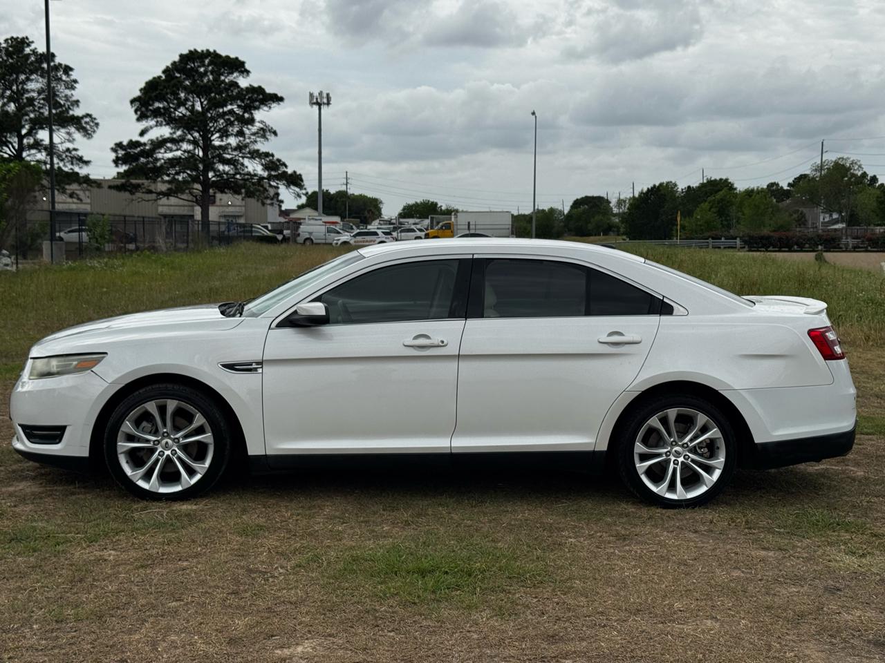 Photo 16 of 2013 Ford Taurus SEL FWD for sale in Katy, TX
