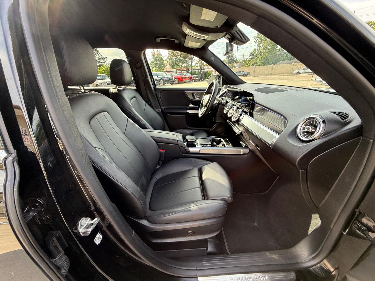 Photo 21 of 2021 Mercedes-Benz Glb-Class GLB 250 for sale in Houston, TX