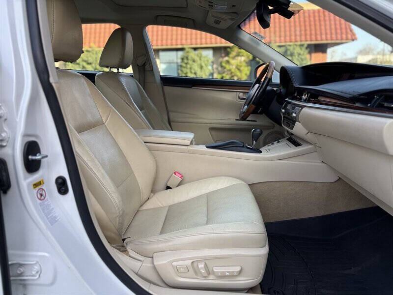 Photo 12 of 2013 Lexus Es 300h for sale in Cypress, TX