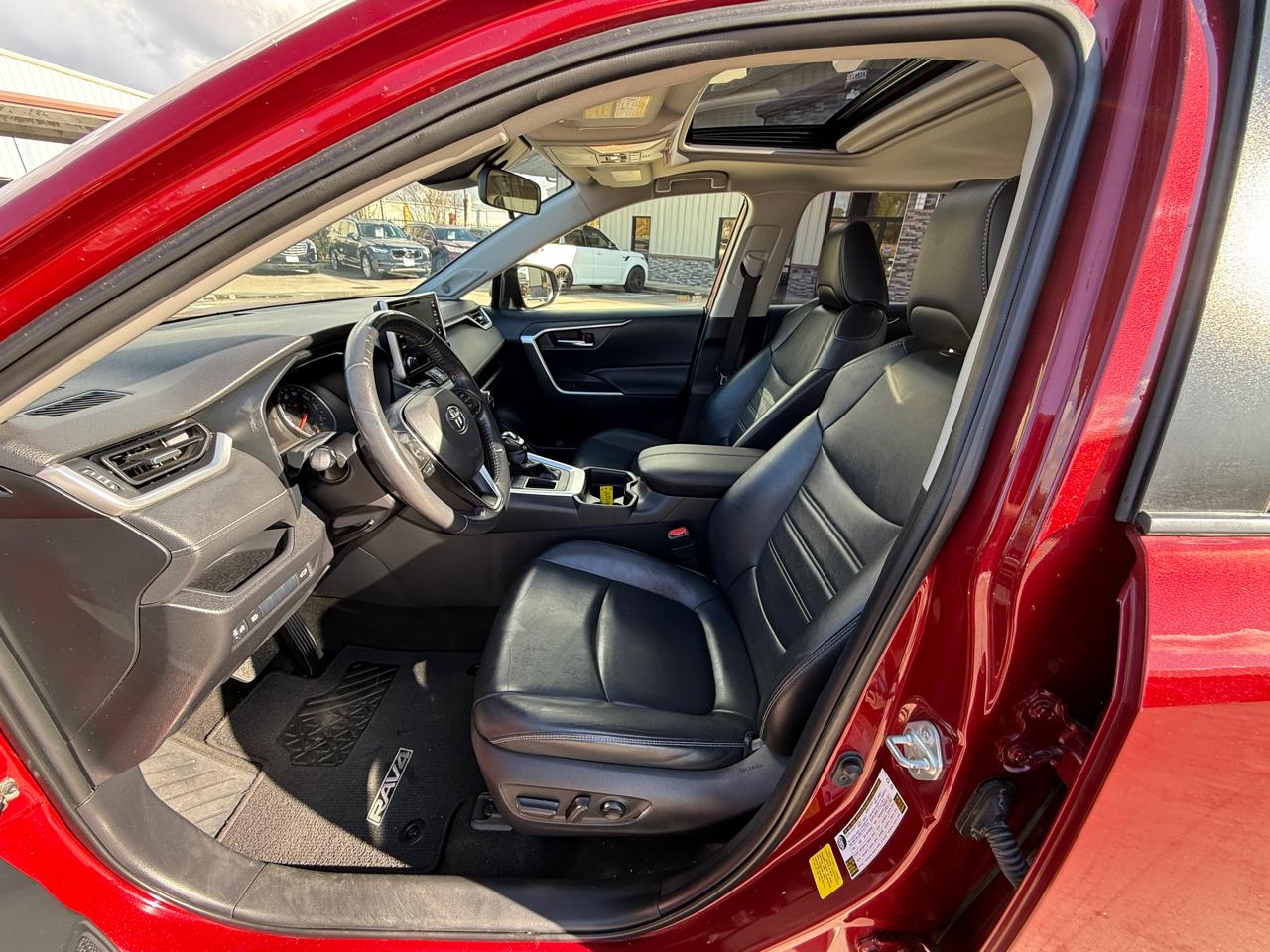 Photo 7 of 2020 Toyota Rav4 XLE for sale in Houston, TX