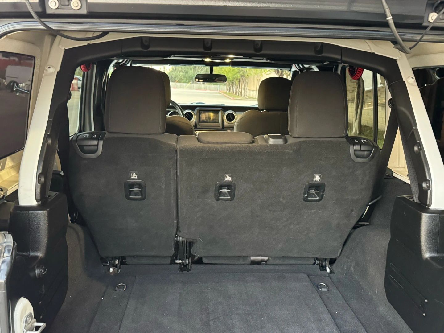 Photo 24 of 2019 Jeep Wrangler Unlimited for sale in Katy, TX